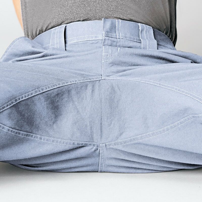 股割り立体断裁<br>しゃがんでの作業をつっぱらずに快適に。