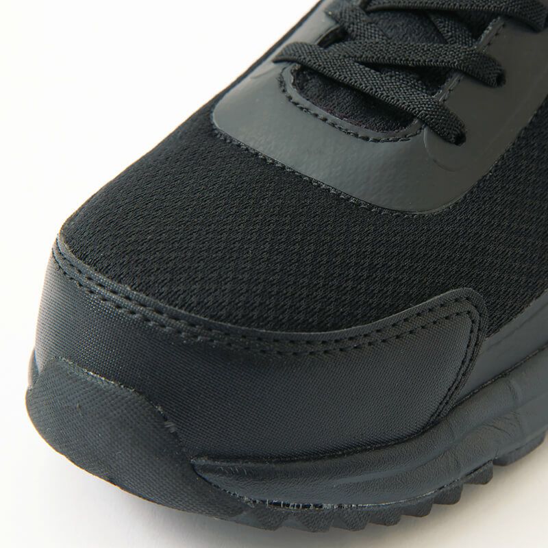 樹脂先芯 & 軽量<br>樹脂先芯採用、履き心地も軽やかな軽量仕様。