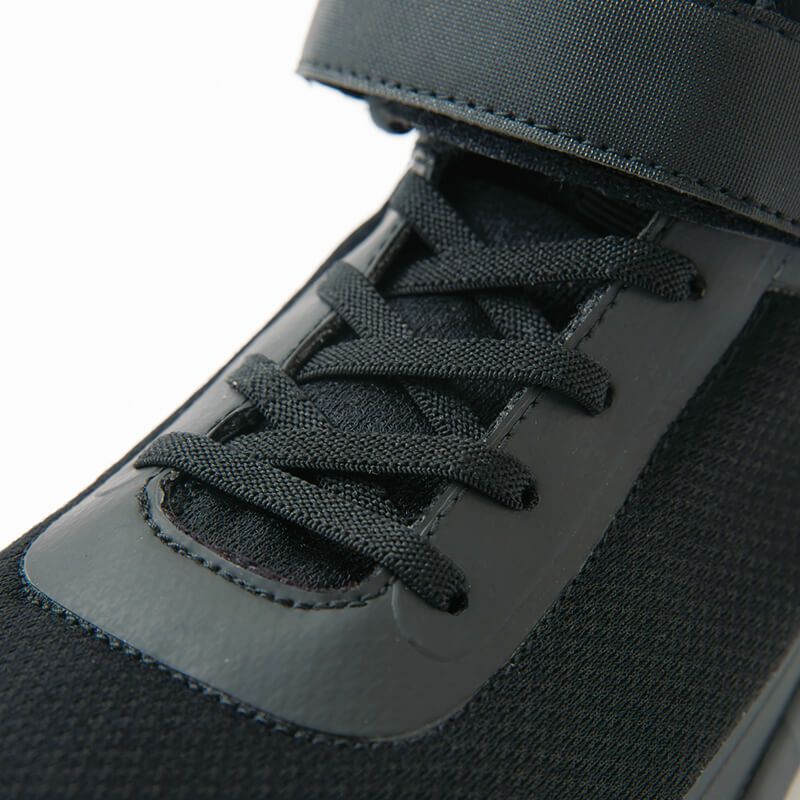 ゴム紐タイプ靴紐<br>結ぶ手間が省けて素早く着脱。