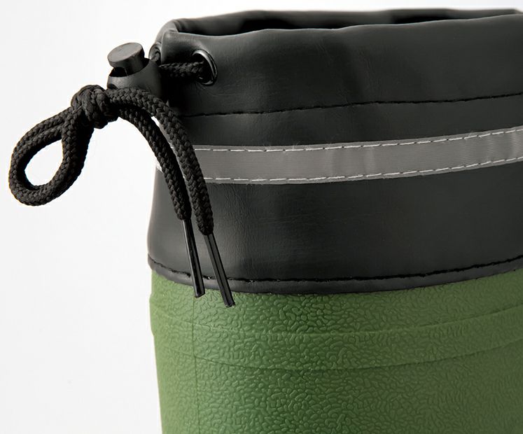 ドローコード<br>水や砂の侵入を防ぎ、ワンタッチで調整が可能。反射テープ装備