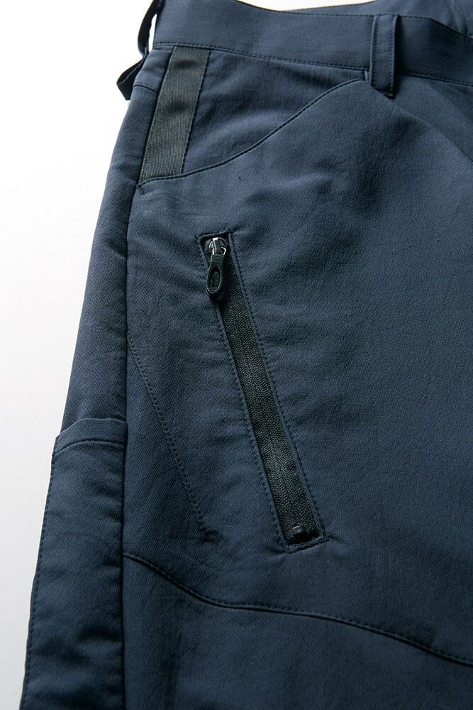 ファスナーポケット（野帳が入る）