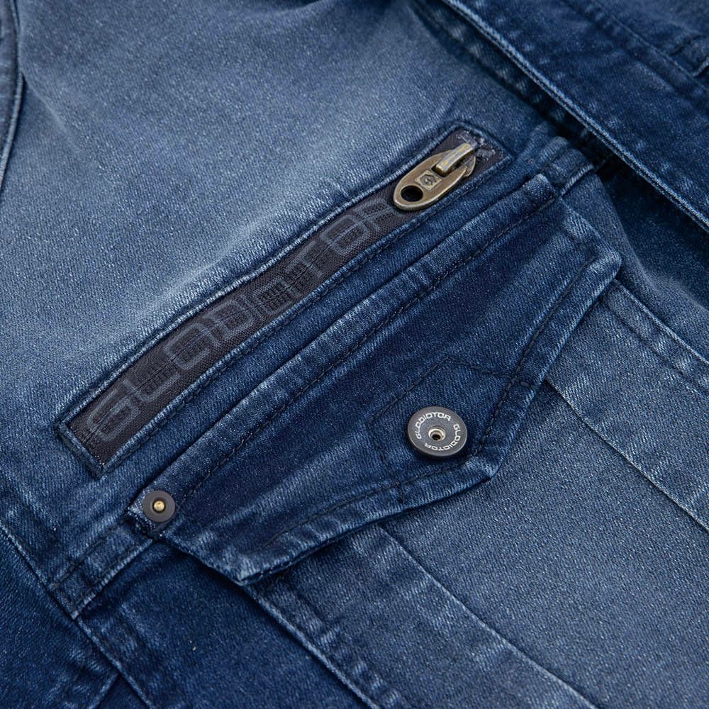 ロゴ入り右胸ファスナーポケット